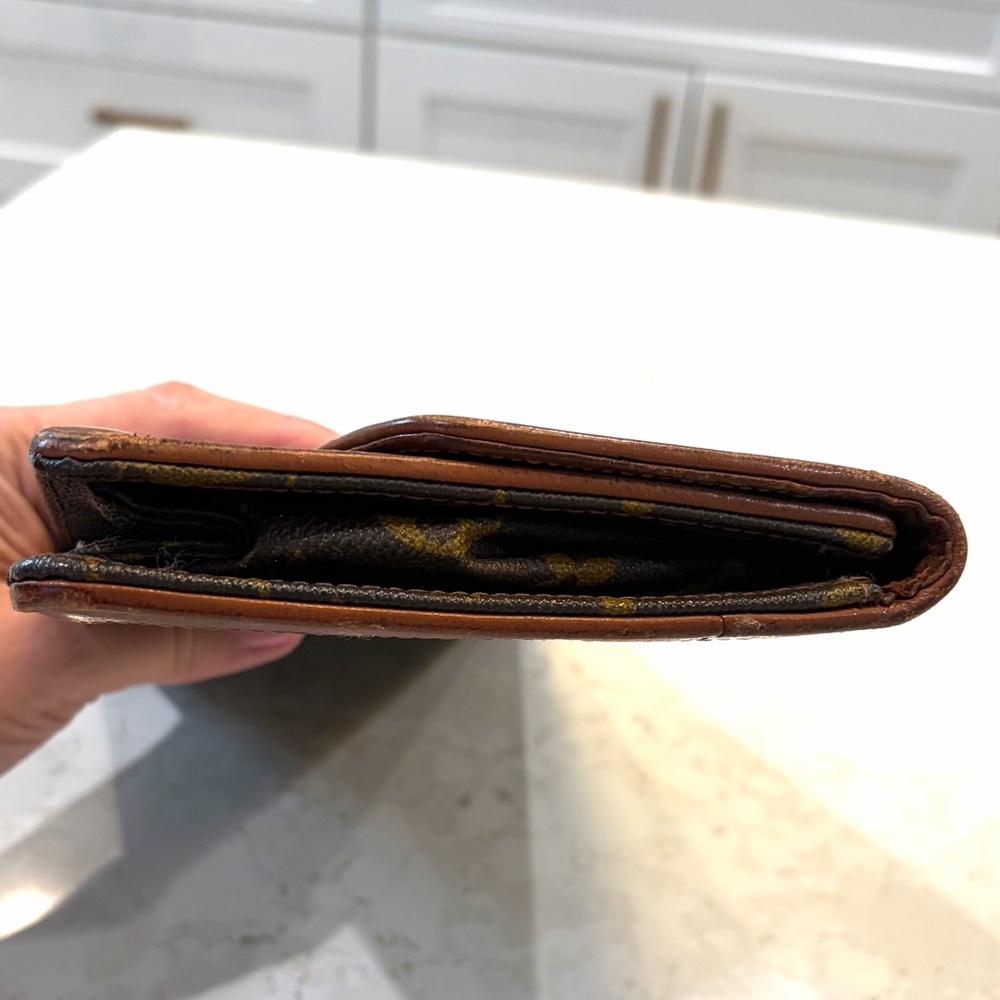 Designer Monogram Vintage Leather Clutch Bag - Picture 2 of 14